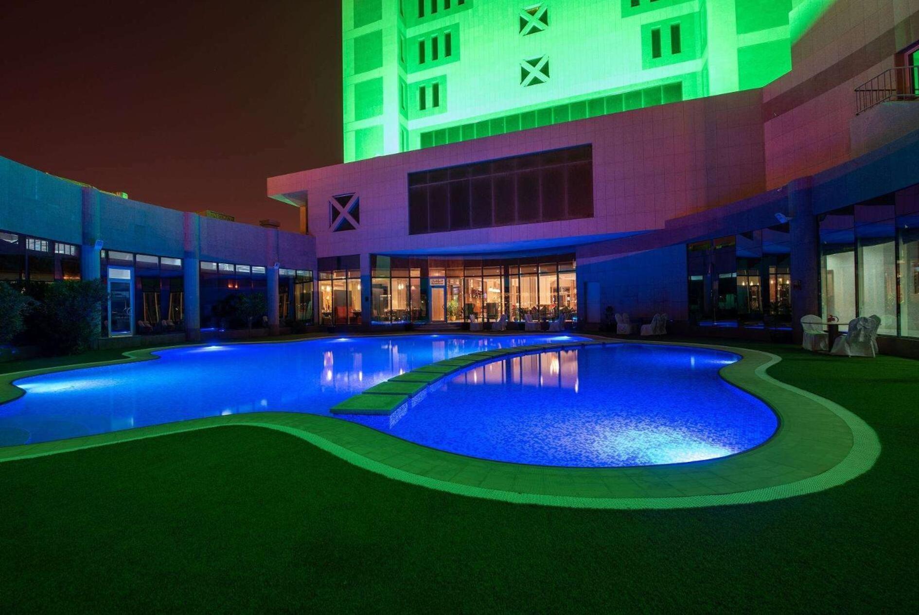 Ramada Hotel & Suites By Wyndham Al Qassim Al Bukayriah Exterior foto